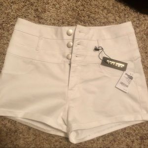 Never Worn High Rise shortie- white